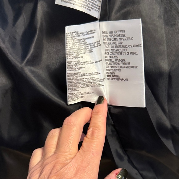 MICHAEL Michael Kors Black Puffer Coat with Faux Fur Trim - Picture 5 of 5